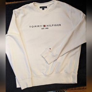 Tommy Hilfiger crew neck sweatshirt. Large great condition